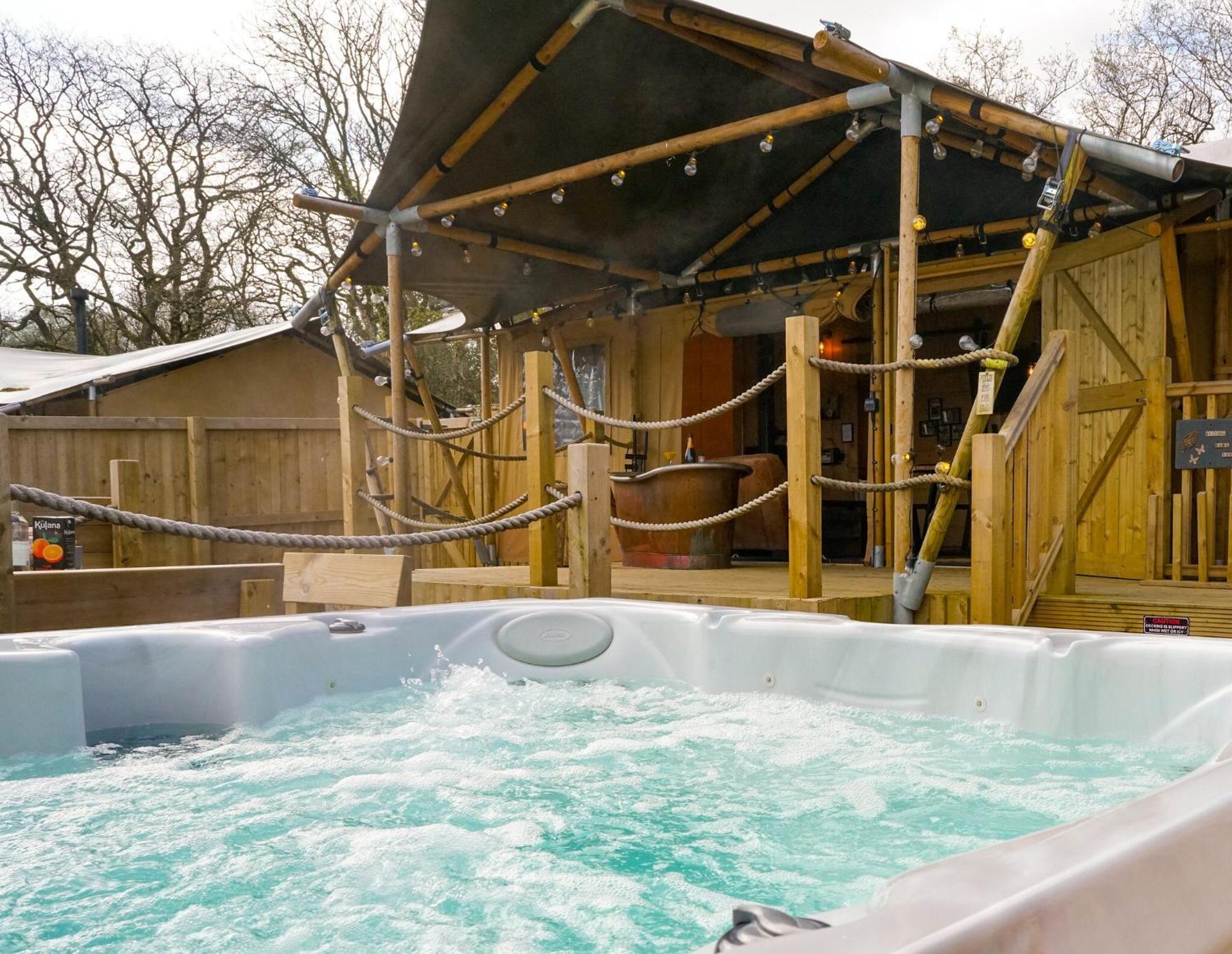 Jungle Book Safari Tent Tenby Extérieur photo